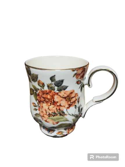 Porcelanový hrnek s květy
