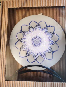 Plochá svíčka - fialová mandala
